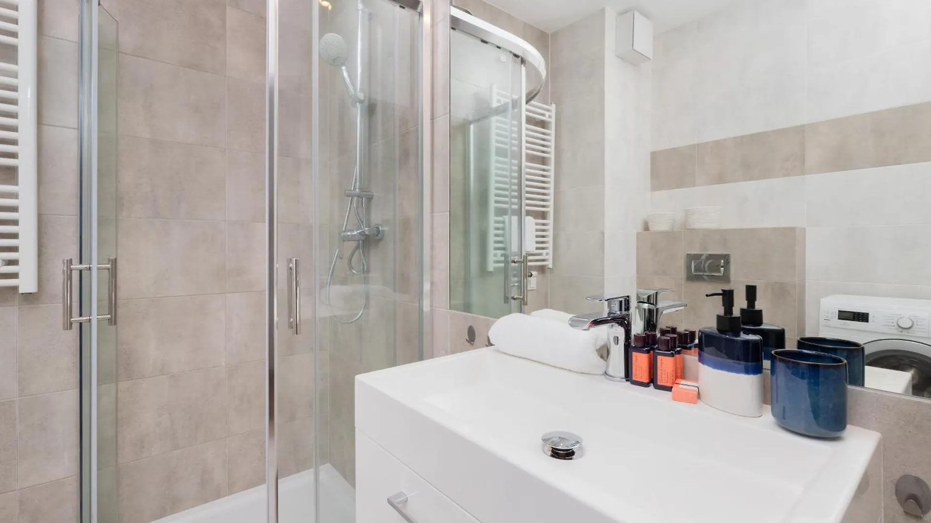 גדנסק Nowa Grobla Estate Apartment Near Starowka By Noclegi Renters 0*,  פולין
